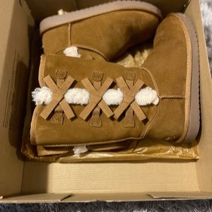Kookaburra by UGG boots